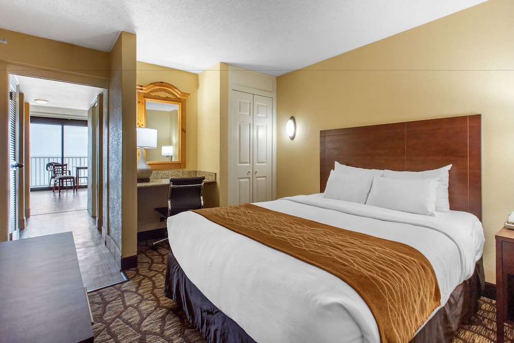 Comfort Inn Amp Suites Virginia Beach Oceanfront In