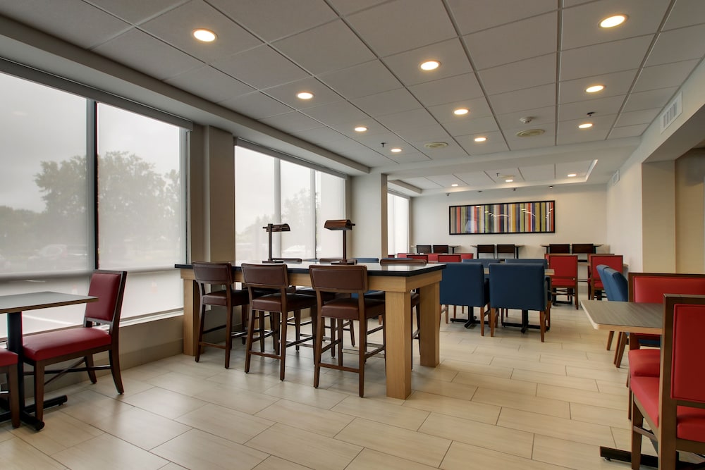 Holiday Inn Express Voorhees - Mt. Laurel , an IHG Hotel