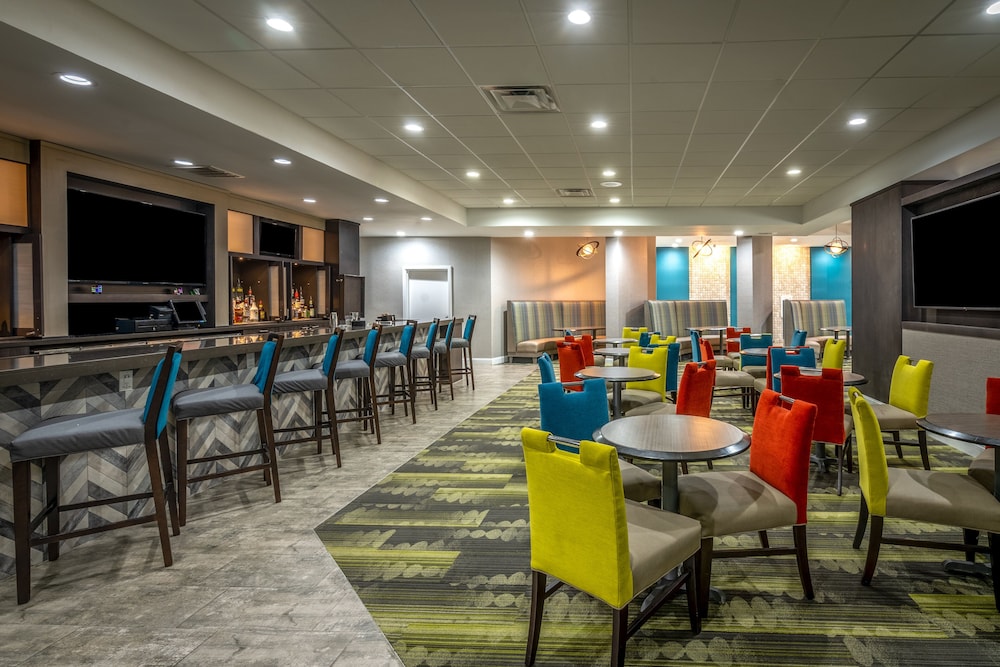 Bar (on property), Holiday Inn Research Park, an IHG Hotel