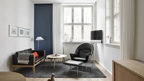 Minibar, Zimmersafe, Schreibtisch, Bügeleisen/Bügelbrett