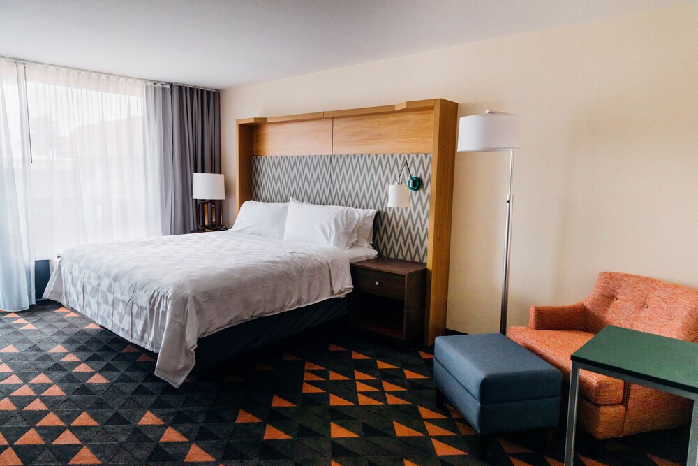 Holiday Inn Hotel & Suites Phoenix - Mesa / Chandler, an IHG Hotel