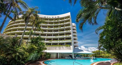 Hilton Cairns