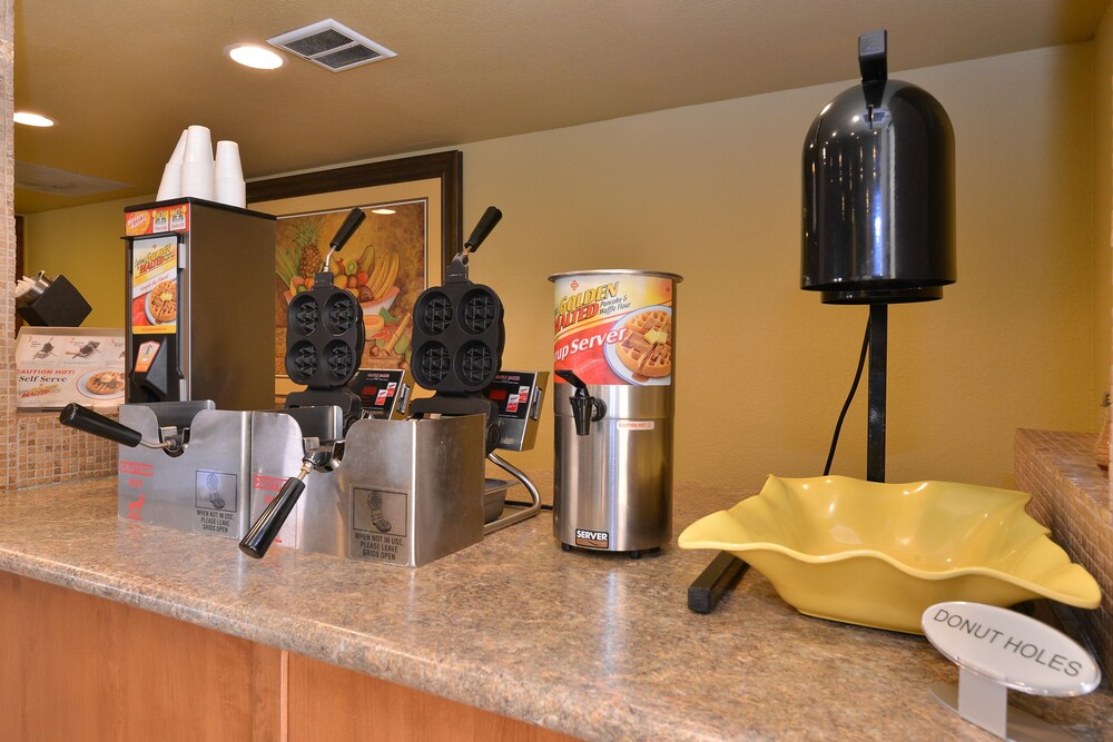 Breakfast area, Best Western Cottonwood Inn