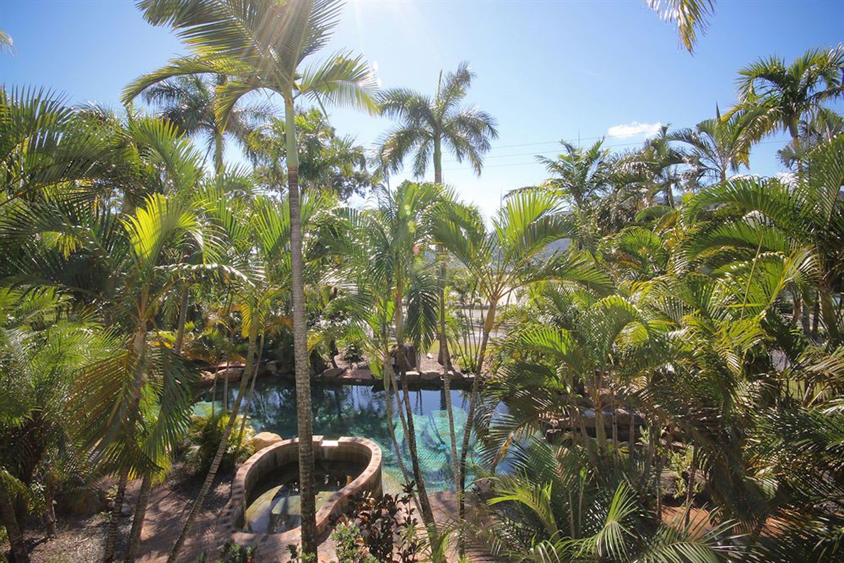 Colonial Palms Motor Inn