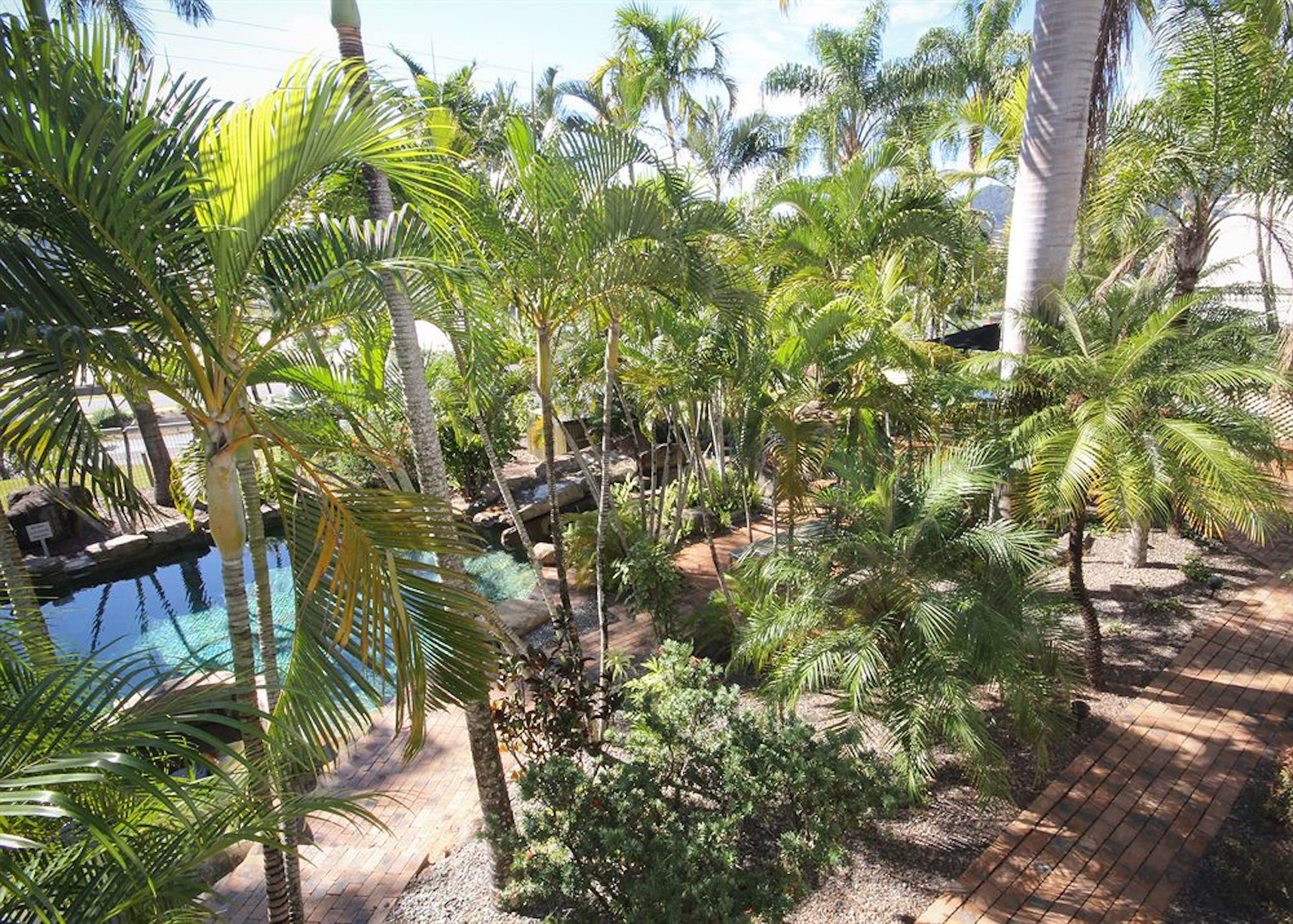 Colonial Palms Motor Inn