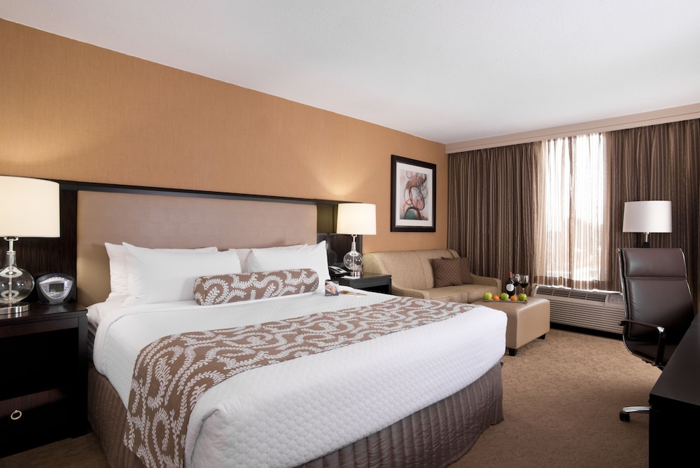 Crowne Plaza Hotel Greenville-I-385-Roper Mtn Rd, an IHG Hotel