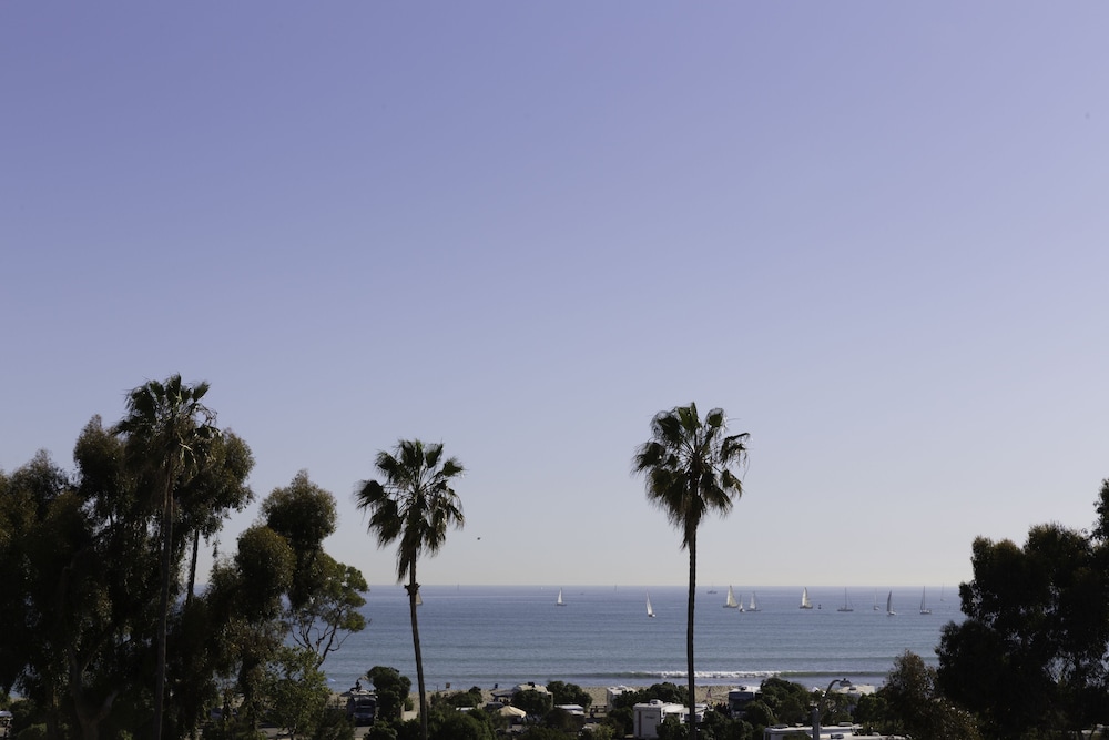 DoubleTree Suites by Hilton Doheny Beach - Dana Point