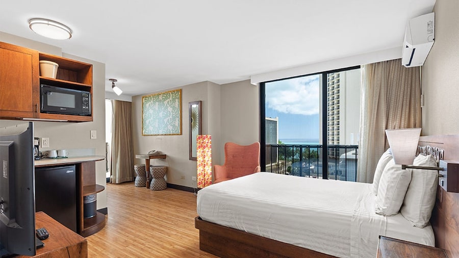 Bamboo Waikiki Hotel