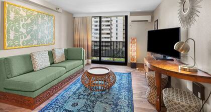 Bamboo Waikiki Hotel