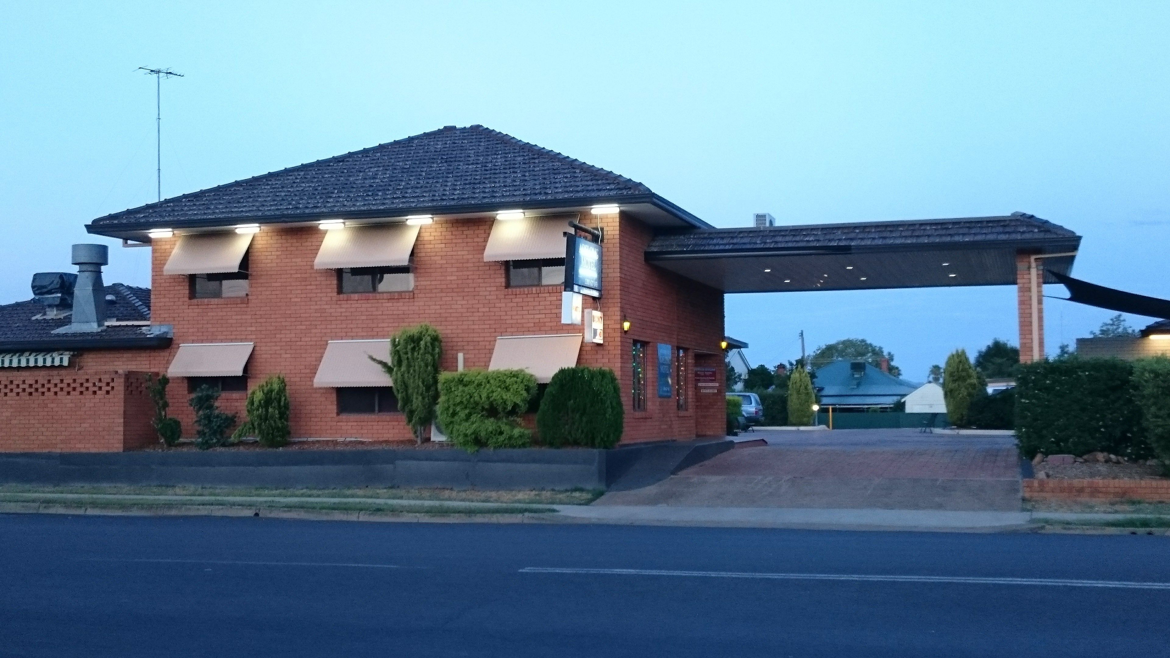 Adelong Motel