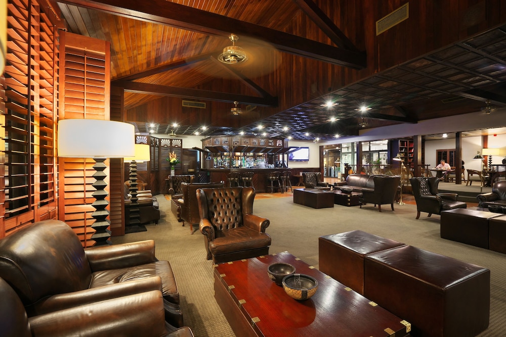 Lobby sitting area, Labadi Beach Hotel