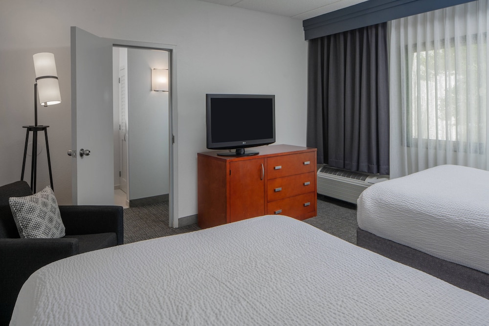 Courtyard by Marriott Memphis East/Park Avenue