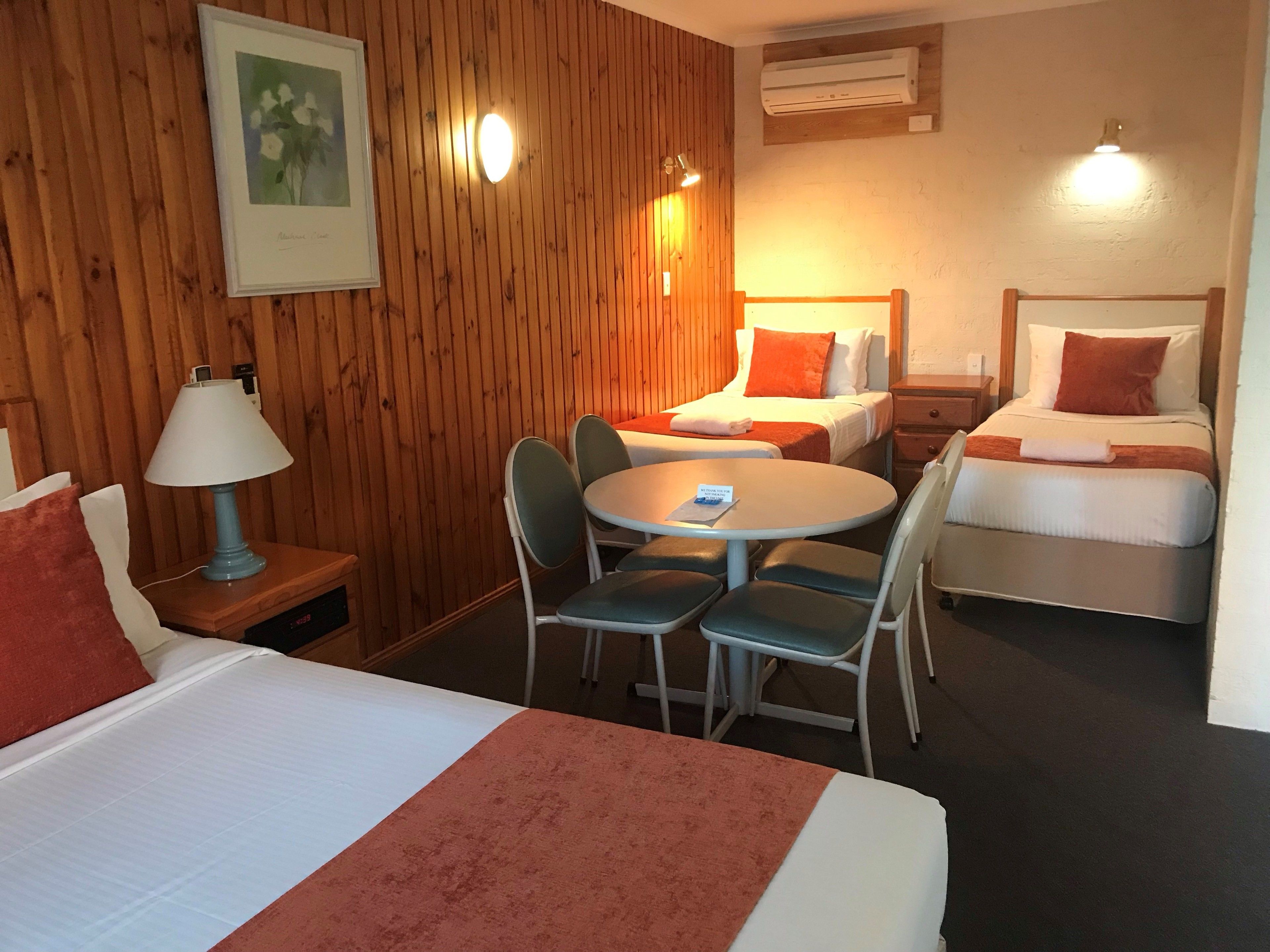 SureStay Hotel by Best Western Blue Diamond Motor Inn