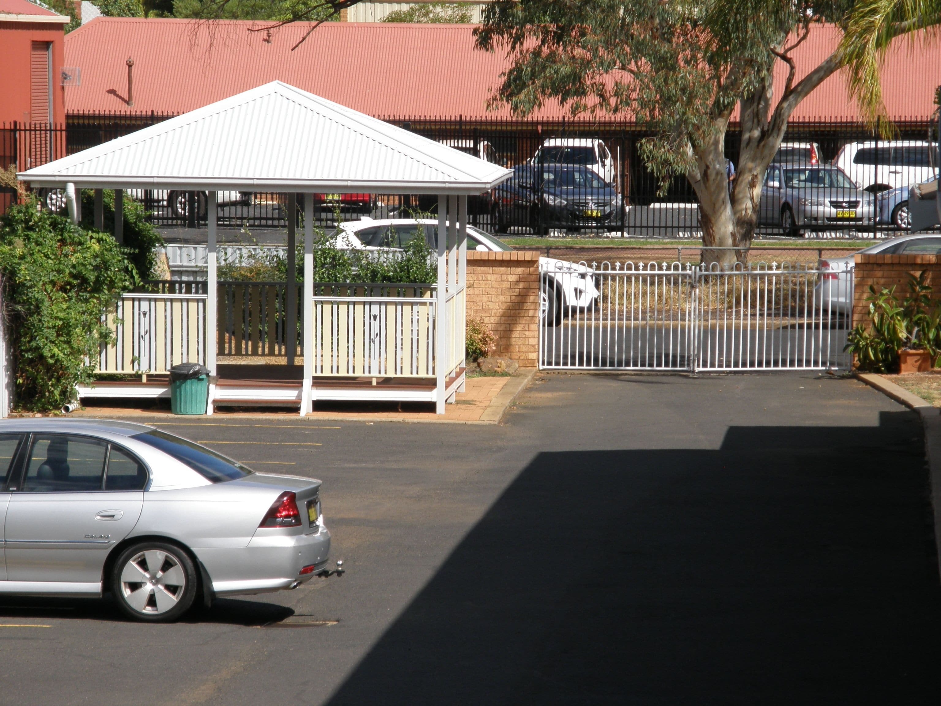 SureStay Hotel by Best Western Blue Diamond Motor Inn