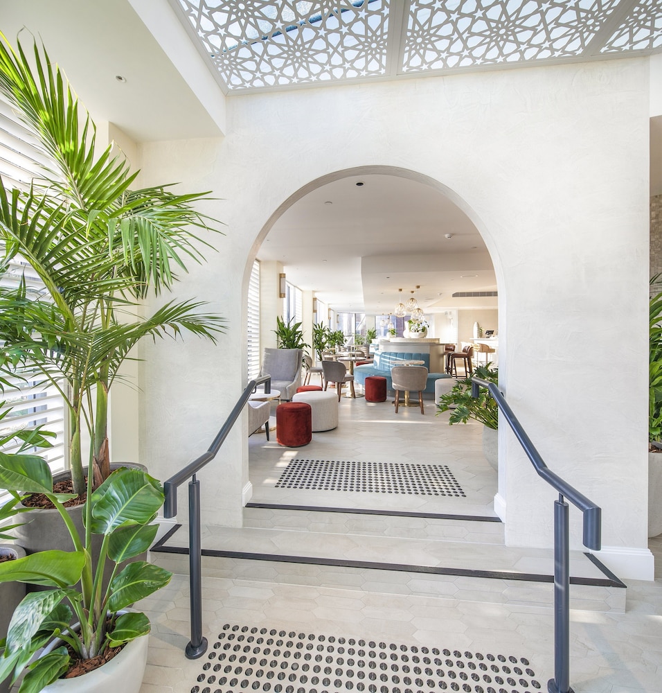 Crowne Plaza Sydney Coogee Beach