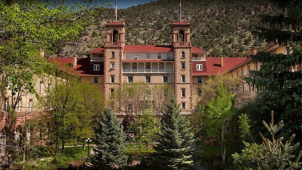 Hotel Colorado - Glenwood Springs | Expedia