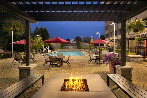 clarks northlake mall