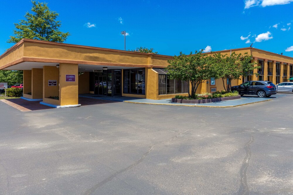 Quality Inn In Columbus Cheap Hotel Deals Rates On Cheaptickets