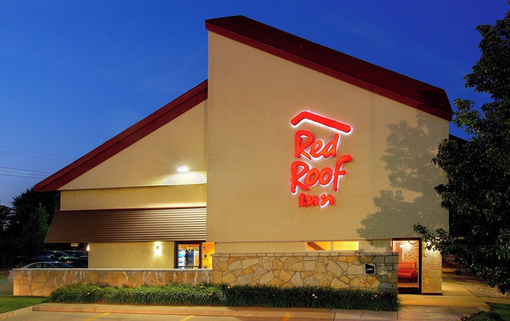 Red Roof Inn Erie - I-90