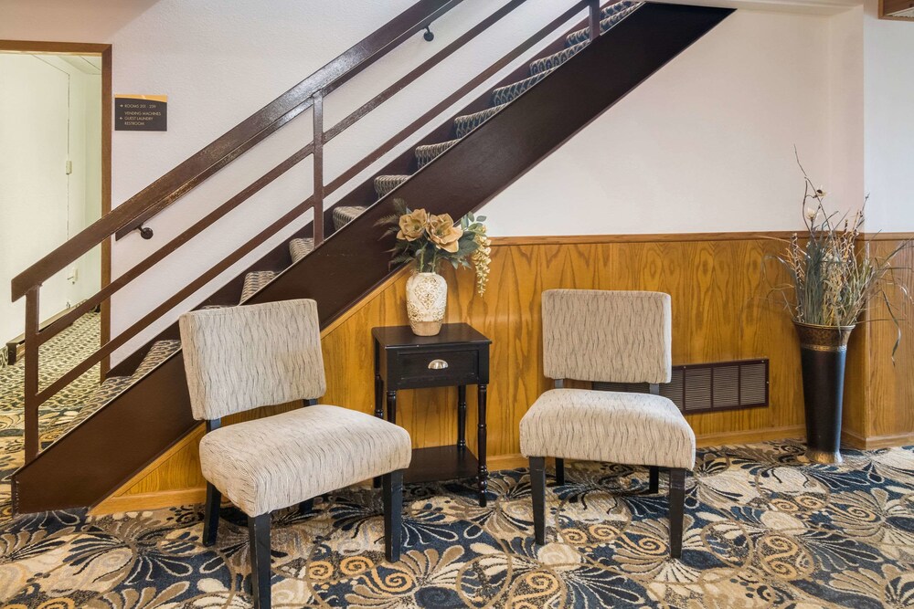 Econo Lodge Duluth near Miller Hill Mall Deals & Reviews (Duluth, USA