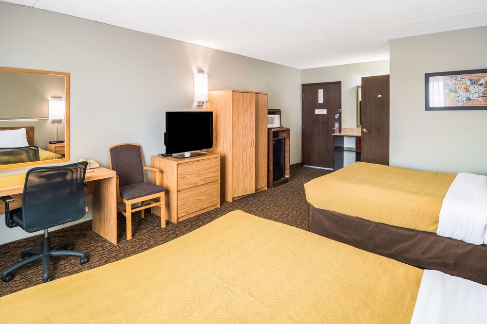 Econo Lodge Duluth near Miller Hill Mall Deals & Reviews (Duluth, USA