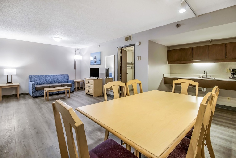 Clarion Hotel Convention Center Jackson Northwest in Jackson Best Rates & Deals on Orbitz