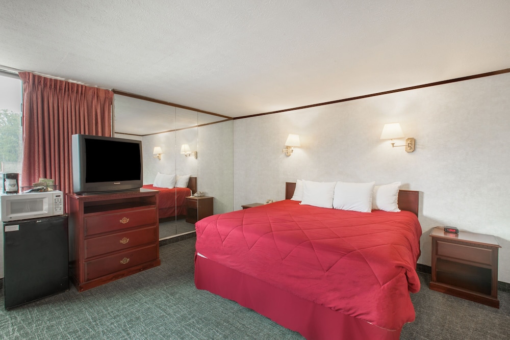 Room, Schenectady Inn & Suites