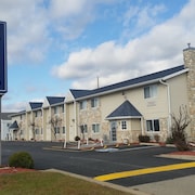 The 10 Best Hotels In Lansing Iowa For 2019 Expedia Amerivu Bluffview Inn Suites