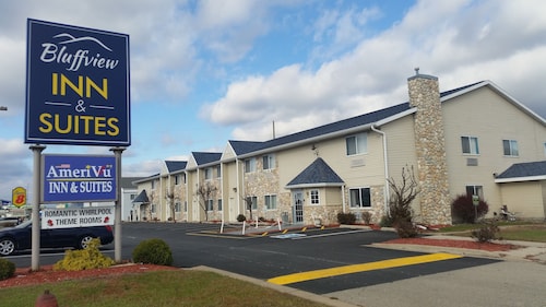 Great Place to stay AmeriVU Bluffview Inn & Suites near Prairie Du Chien 