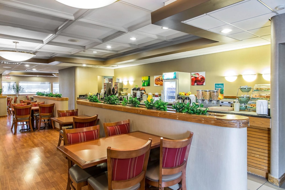 Holiday Inn Chicago – Midway Airport S, an IHG hotel