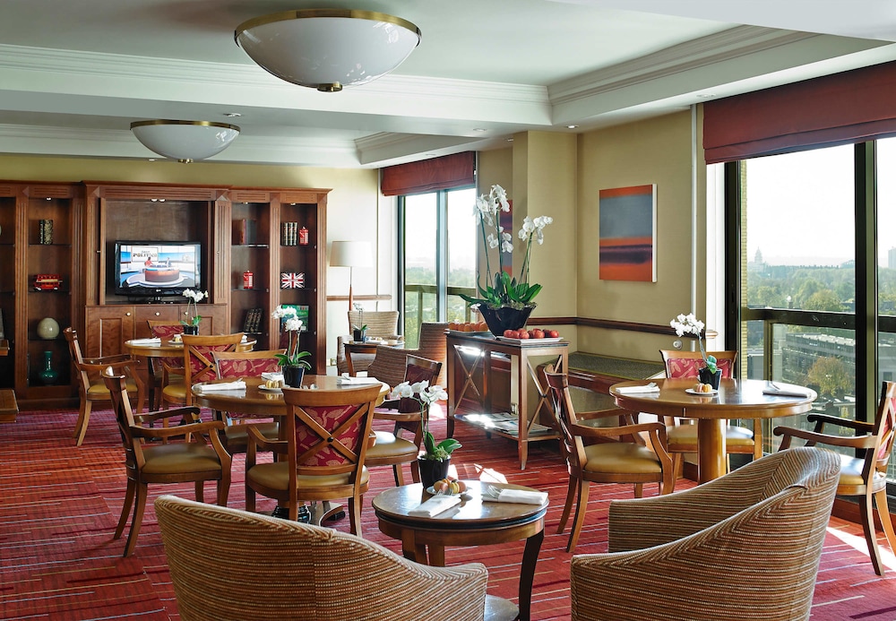 london version hotels ritz inn london gives