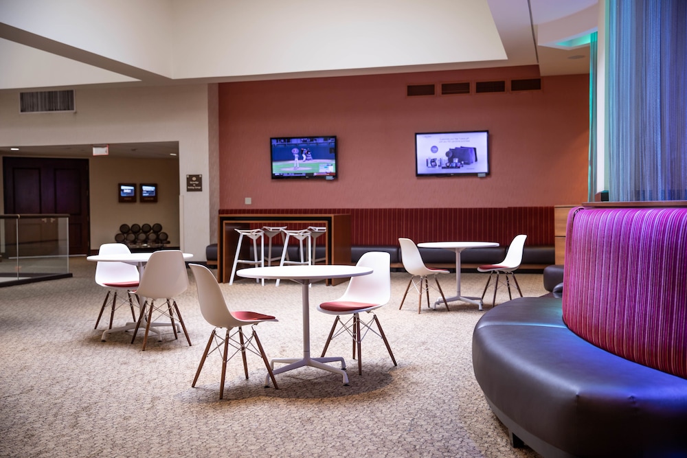 Radisson Plaza Hotel at Kalamazoo Center in Kalamazoo Best Rates