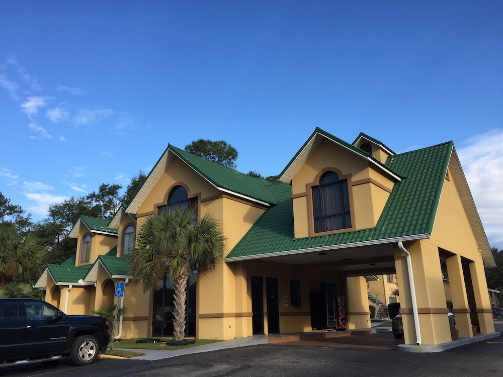 Howard Johnson by Wyndham Dothan in Dothan, United States