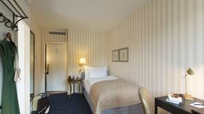 1 bedroom, hypo-allergenic bedding, down duvet, minibar