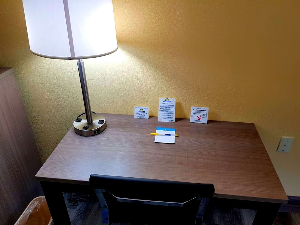 Room amenity, Days Inn by Wyndham Cleveland TN