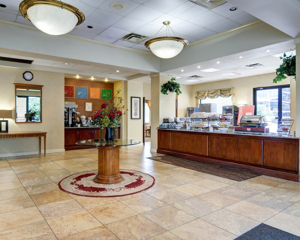 Lobby, Quality Inn Tysons Corner