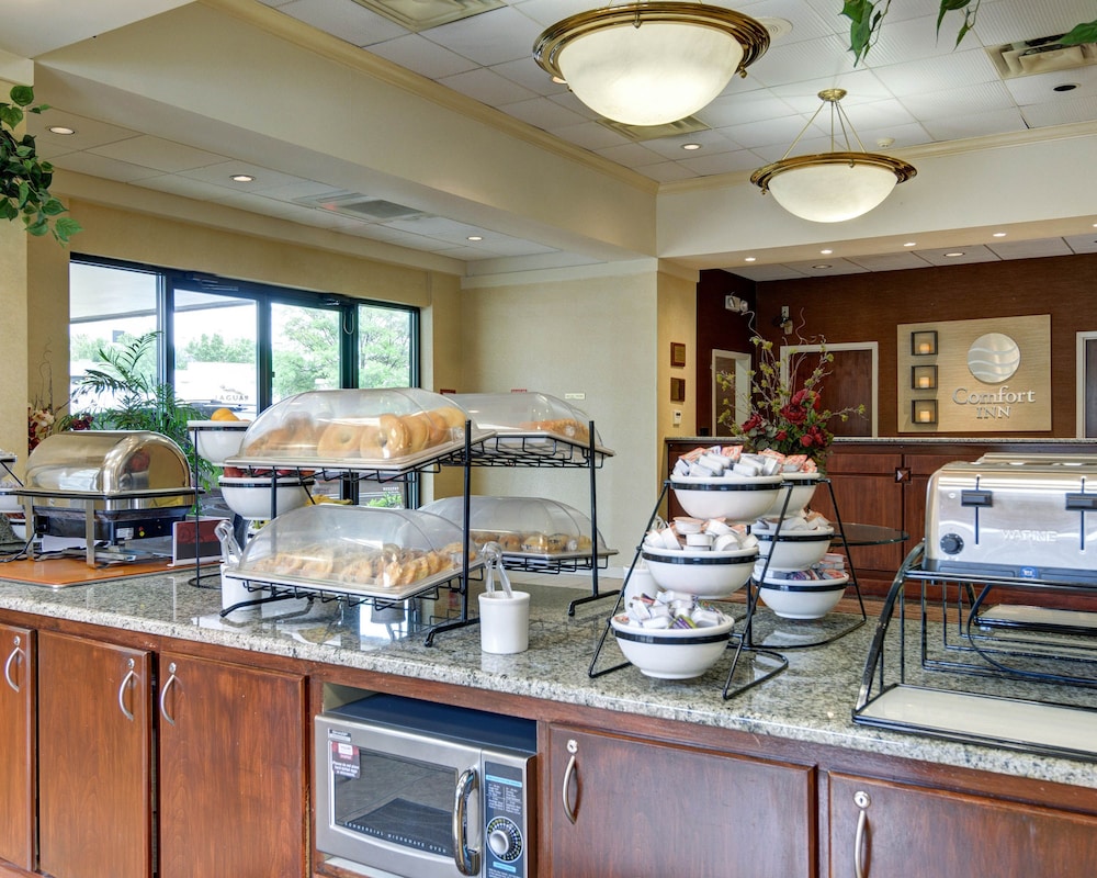 Breakfast area, Quality Inn Tysons Corner