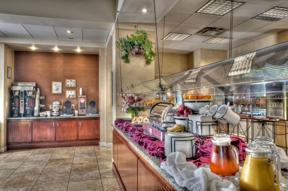 Breakfast area, Quality Inn Tysons Corner