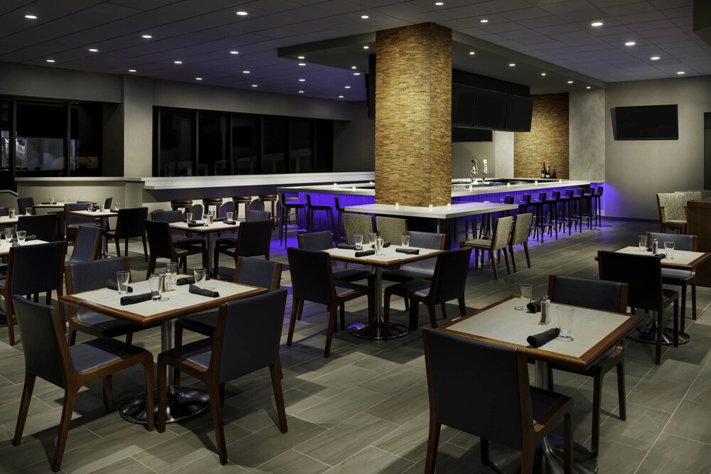 Breakfast area, The Westin Chicago Northwest