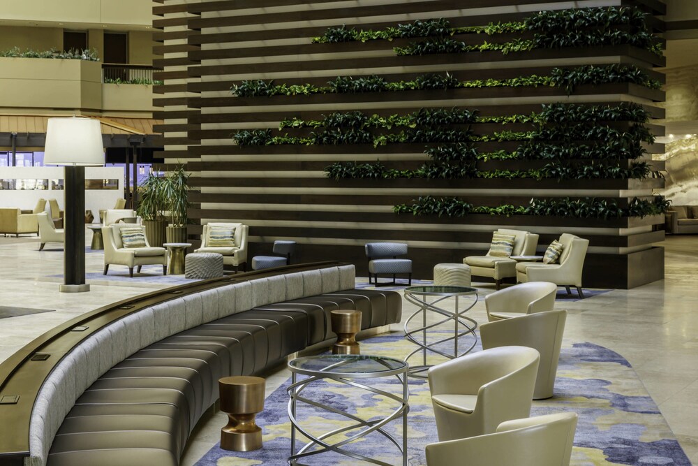 Lobby lounge, The Westin Chicago Northwest