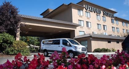 Oxford Suites Portland - Jantzen Beach
