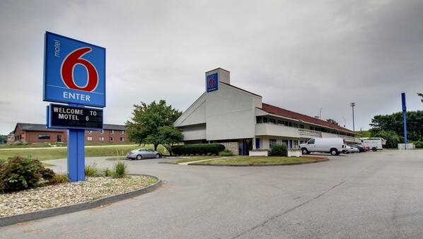 Motel 6 Cedar Rapids, IA in Cedar Rapids - Iowa City, IA | Expedia