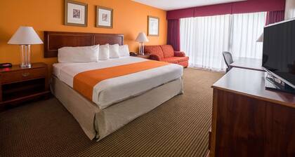 Howard Johnson Hotel&Conf Cntr by Wyndham Fullerton/Anaheim