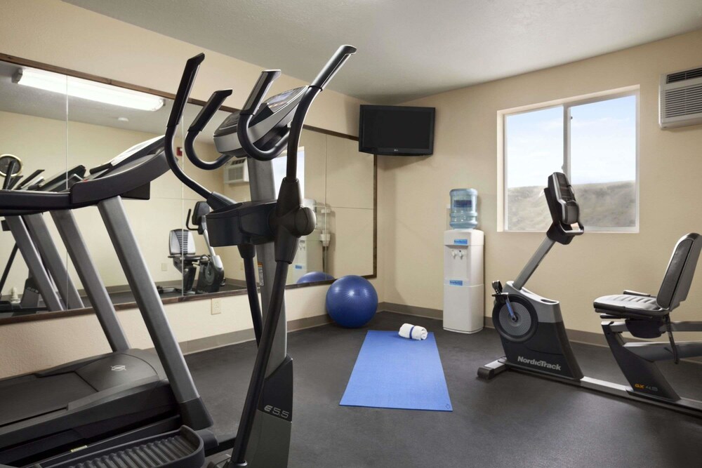 Fitness facility, Days Inn & Suites by Wyndham Gunnison