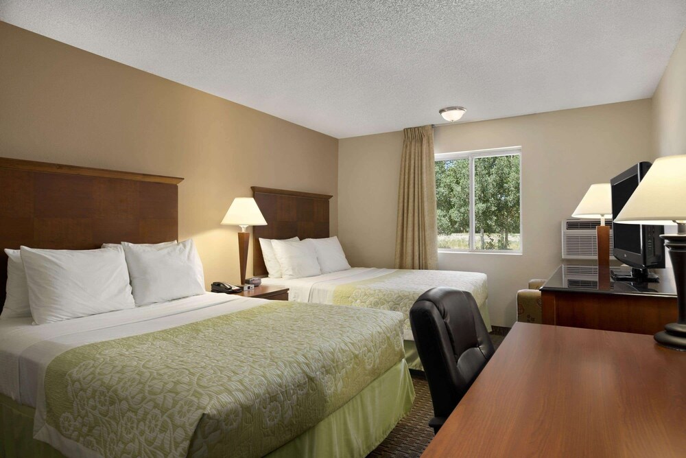 Room, Days Inn & Suites by Wyndham Gunnison