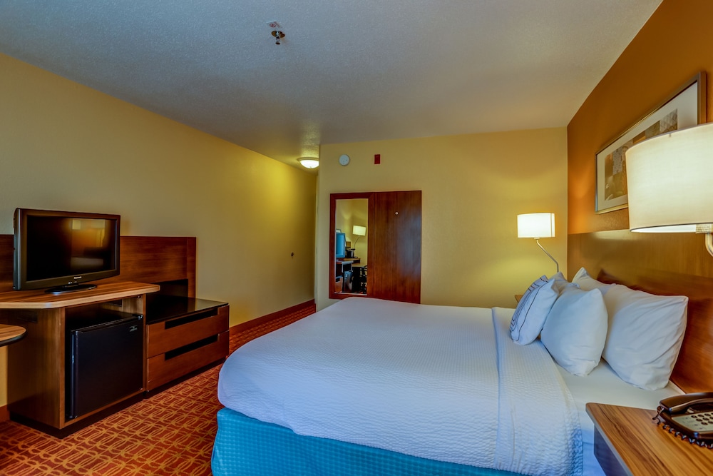 Cedar Inn and Suite: 2019 Room Prices $53, Deals & Reviews | Expedia