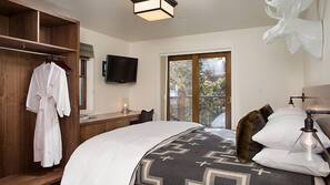 Premium bedding, desk, iron/ironing board, free cots/infant beds