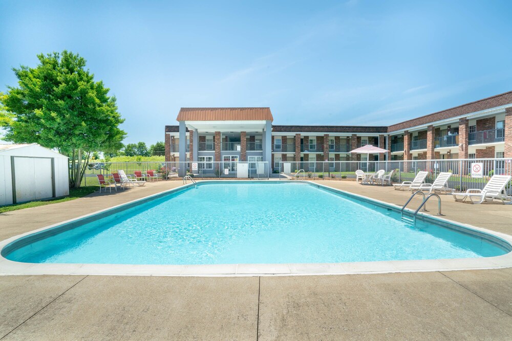 Days Inn By Wyndham Cave City In Bowling Green Hotel Rates