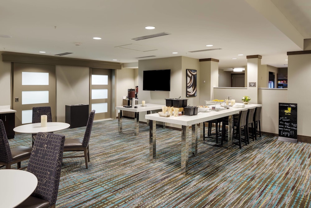 Breakfast area, Residence Inn Bath Brunswick Area