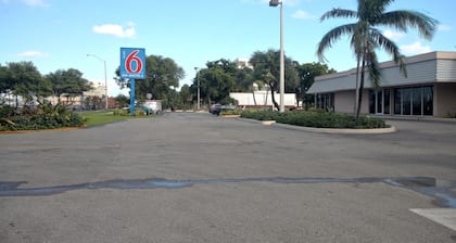 Motel 6 Miami, FL